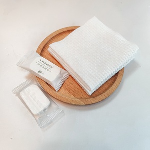 Toalla Comprimida OEM Personalizada al por Mayor, Pañuelos Faciales <span class=keywords><strong>Desechables</strong></span> Portátiles con Empaque Tipo Caramelo, <span class=keywords><strong>Toallas</strong></span> Comprimidas Gruesas para Limpieza - Product Image 1