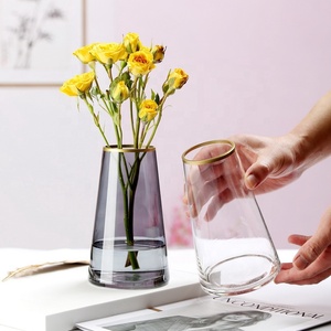 क्लासिक 7 इंच लाइट लक्जरी टेबल सेंटरपीस गिल्ड रिम छोटे शंकु ग्लास वेस - Product Image 3