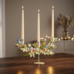 Candélabre avec motif floral pour la décoration de mariage et de la maison, porte-bougie en métal durable - Product Image 4