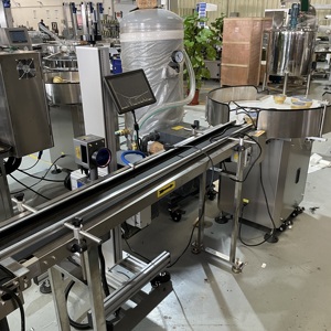 Máquina Selladora Automática Eléctrica <span class=keywords><strong>de</strong></span> Latas Pequeñas Doradas <span class=keywords><strong>de</strong></span> Doble Cabezal para Llenado <span class=keywords><strong>de</strong></span> Bebidas y Sopas - Product Image 3