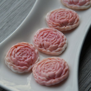 Savon à la fleur de pivoine 22x26mm Savon solide fait main en forme de gâteau pour le bain et les soins du corps - Product Image 4