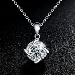 Collar de Moissanita con Diseño de Molino de Viento, Plata de Ley 925, Colgante de 1 Quilate - Product Image 2