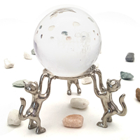 Porte-boule en cristal personnalisé de trois chats ornements de bureau conception gratuite artisanat en métal décoration de la maison articles cadeaux souvenirs
