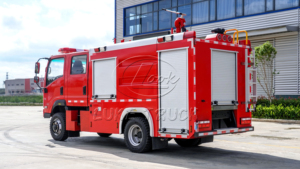 Camion de pompiers tout-terrain Dongfeng 4x4 pour intervention en zone rurale, 4 roues motrices, tout-terrain, 3m³ pour lutte contre les incendies forestiers, en stock - Product Image 6