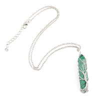 Promotion Collier ras-du-cou fait main avec pendentif Arbre porte-bonheur en jade brut naturel, corail et cristal, en forme de lame de prisme hexagonal et de croix, mignon
