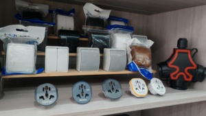 อะแดปเตอร์<span class=keywords><strong>แปลง</strong></span><span class=keywords><strong>ปลั๊กไฟ</strong></span>แบบหลายหัวมาตรฐานเยอรมัน IP44 2 ขา สำหรับ EU/UK รองรับ NFC สายยาว 1.8 เมตร ปลั๊กทองแดง 16A - Product Image 2