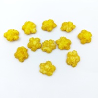 Craquelins de riz frit au goût d'herbes fraîches et rafraîchissantes, en forme de fleur de cerisier, pour les distributeurs de snacks en gros