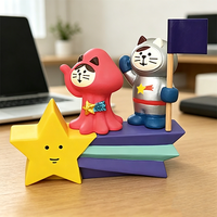 Kawaii Pyramiden-Liebesraum Astronauten-Katzen-Harzfiguren Handgefertigte Handbemalte Cartoon-Tischdekoration Musik-Fee Minimalistische Wohnaccessoires