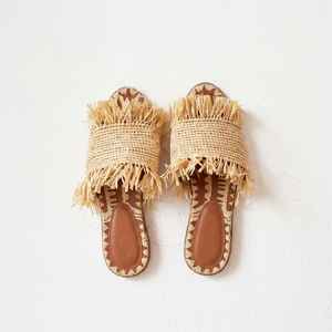 Sandalias de rafia hechas a mano con envío gratis: Sandalias planas de cuero para mujer de verano - Product Image 1