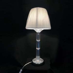 Lámpara de Mesa de Dormitorio de Lujo Italiana, Eléctrica, Pantalla de Tela Blanca, Forma de Cono, Cristal Transparente Baccarat para Eventos de Hotel y Dormitorios - Product Image 5