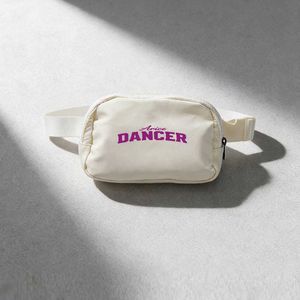 Bolso Bandolera Personalizado Arice DANCER con Texto Morado y Diseño de Logotipo Decorativo en Cursiva y Negrita - Product Image 1