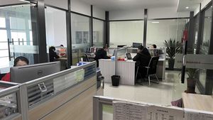 Quanyou QY-4255 255MM 6000RPM Électrique pour Aluminium et Bois Mitre Serra Béton Scie Circulaire - Product Image 6