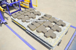 Máquina de bloques de cemento hidráulica para hacer bloques de hormigón, máquina de bloques de flujo completamente automática - Product Image 5