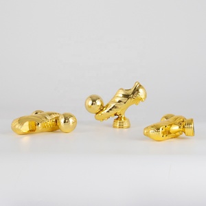Figurine de trophée sportif en plastique GZ30, chaussures de football, bottes dorées de football avec ballon - Product Image 4