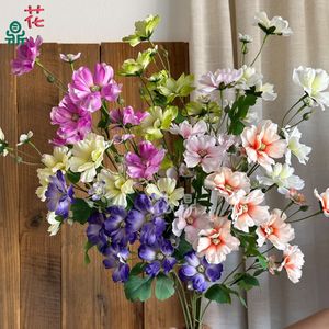 Fleurs artificielles en soie Hua Ding Butterfly Ranunculus, branche unique faite à la main, décoration de mariage et de maison - Product Image 1