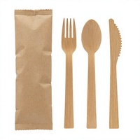 Couverts jetables en bambou biodégradables personnalisés avec logo pour restaurant écoresponsable (cuillères, couteaux, fourchettes, sacs)