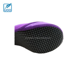 UOO Bottes et chaussettes aquatiques antidérapantes en néoprène personnalisées de 1,5 à 3 mm d'épaisseur pour le surf, la plongée et les sports nautiques - Product Image 4