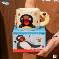 Vente en gros de tasses à café en céramique mignonnes et imprimées OOWOV 13OZ Pingu, faites à la main, mignonnes et rondes, pour la maison et le bureau, cadeau idéal pour les couples