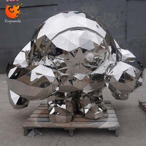Sculpture en acier inoxydable miroir polygonale personnalisée, installation artistique publique pour la décoration des places commerciales et des immeubles de bureaux - Product Image 2