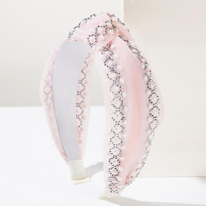 Accessoire de cheveux large orné de perles et de diamants coréens, design noué tendance pour les vacances d'été à la plage - Product Image 3