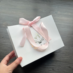 Bolsas de Regalo Blancas de Lujo con Estampado Dorado - Bolsas de Compras con Lazo de Cinta de Satén Rosa, Bolsas de Regalo, Bolsas de Mano para Compras - Product Image 1