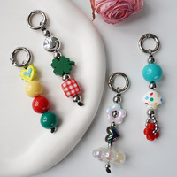 KC716 Porte-clés créatif, mignon et exquis, avec pendentif petite fille, fleur, nuage blanc et motif amour