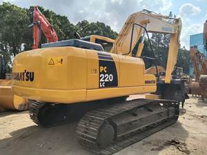Excavadora Usada Komatsu PC220-8 – Fuerza de Excavación de 172 kN, Lista para Trabajo Pesado (Resaltando la potencia bruta con una figura específica) - Product Image 5