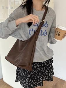 <b>Large</b> Capacity Retro Commute <b>Crossbody</b> <b>Bag</b> <b>Women</b> Korean Style Soft PU Leather Shoulder <b>Bag</b> Zipper Waterproof Fashionable - Product Image 6