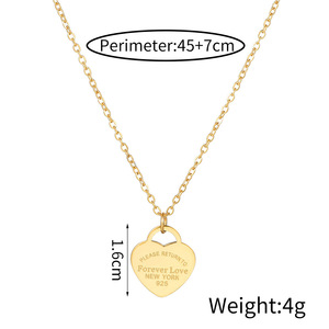 Collier pendentif cœur en acier inoxydable européen américain, style luxueux, plaqué or, cœur de pêche gravé, chaîne - Product Image 5