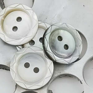 Bán Buôn Tùy Chỉnh Sản Xuất Chất Lượng Cao Thân Thiện Với Môi Đen Lau Nút Vỏ 2 Lỗ Vòng Thiết Kế Có Thể Giặt Cho Quần Áo - Product Image 6