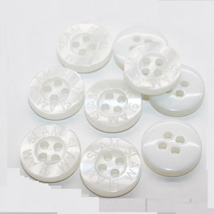 Bottoni lavabili tinti di marca a 4 fori personalizzati bottoni laser in resina bianca perla di plastica per camicia