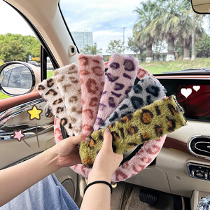 Protector de Cinturón de Seguridad para Auto con Estampado de Leopardo, Piel Sintética, Cómodo para Invierno, Anti-Atrito, para Uso en Auto y Hogar - Product Image 4