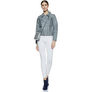 Veste en cuir ciré pour femme de qualité supérieure, coupe élégante et ajustée, manteau tendance en cuir véritable doux, vêtements d'extérieur pour la collection automne-hiver - Product Image 4