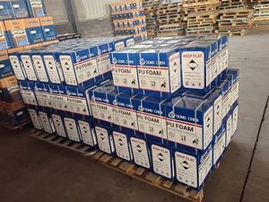 <span class=keywords><strong>Mousse</strong></span> isolante <span class=keywords><strong>expansive</strong></span> en polyuréthane ignifuge de type pistolet B2 de 750 ml pour l'installation de fenêtres et de portes en construction, rendement élevé - Product Image 6