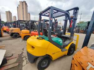 Montacargas Usado Komatsu FD30-17 de 3 Toneladas, Diésel, para Terreno Accidentado, Longitud de Horquilla 1070 mm, Ancho de Horquilla 150 mm, en Stock - Product Image 2