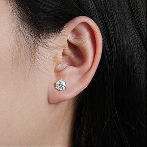 ต่างหูมอสซาไนต์ทรงหกกรงเล็บ ทอง 14K ชุบทองแดง น้ำหนัก 0.5-3 กะรัต สี D ระดับความสะอาด VVS1 ได้รับการรับรองจาก GRA เครื่องประดับคลาสสิกสำหรับสุภาพสตรี - Product Image 3