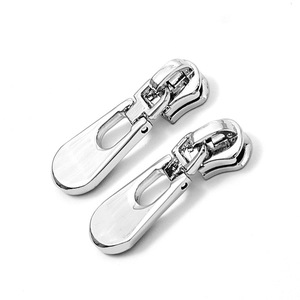 Exquisite <b>Key</b> <b>Ring</b> Zinc Alloy Chrome Plated <b>Car</b> Keychain Multi Functional Pendant Home Use - Product Image 2