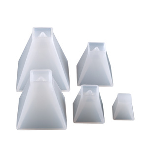 Pirâmide forma Quadrangular cone Ornamentos epóxi decorar bolo Resina Crystal Glue Silicone Mold Aromaterapia para 3D Mold - Product Image 1