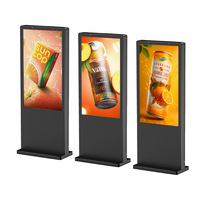 Outdoor Wasserdichter LCD Digital Signage Kiosk 65 Zoll Bodenständer SDK für Einzelhandelsgeschäfte, Aufzüge, U-Bahnen, Flughäfen und Wegweiser