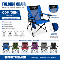 Chaise de camping pliante carrée moderne avec cadre en acier en X, tissu en maille respirante, double porte-gobelets et rangement latéral, capacité de charge de 330 lb