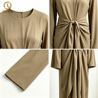personnalisé vente en gros dubai dames élégant plaine enveloppement manches longues musulman Maxi modeste robe pour les femmes