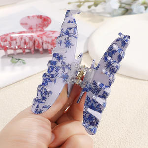 Pince à cheveux géométrique rétro bleue et blanche en plastique, pince requin pour usage quotidien, accessoires capillaires pour femmes - Product Image 4