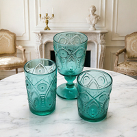 Verre à pied classique rétro en verre soufflé à la main, style européen, motif paon en relief, verrerie haut de gamme, capacité 301-400 ml