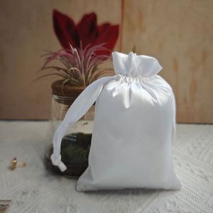 Sac à cordon en satin imprimé avec logo personnalisé, idéal pour sous-vêtements, perruques, bijoux, cadeaux, anti-poussière – Vente chaude, OEM ODM - Product Image 1