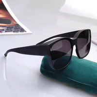 Lunettes de soleil Gelais légères avec protection UV400, verres polarisés rabattables à porter par-dessus des lunettes, monture TR90, verres TAC, couvercle rabattable