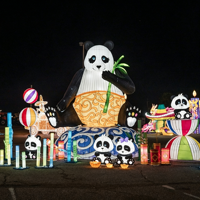 Lanternes géantes en soie personnalisées en forme d'animaux - Éléphant et chien pour la décoration d'arches de festivals, parcs à thème et événements en plein air