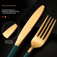 Ensemble de couverts en acier inoxydable durables et réutilisables, 5 pièces, tête dorée, manche rouge et vert, pour hôtel, restaurant, restauration, vente en gros