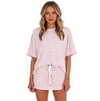 Ensemble chemise décontractée rayée Hongbo de haute qualité pour femme, avec épaules tombantes, personnalisé, vente en gros, ensemble deux pièces d'été