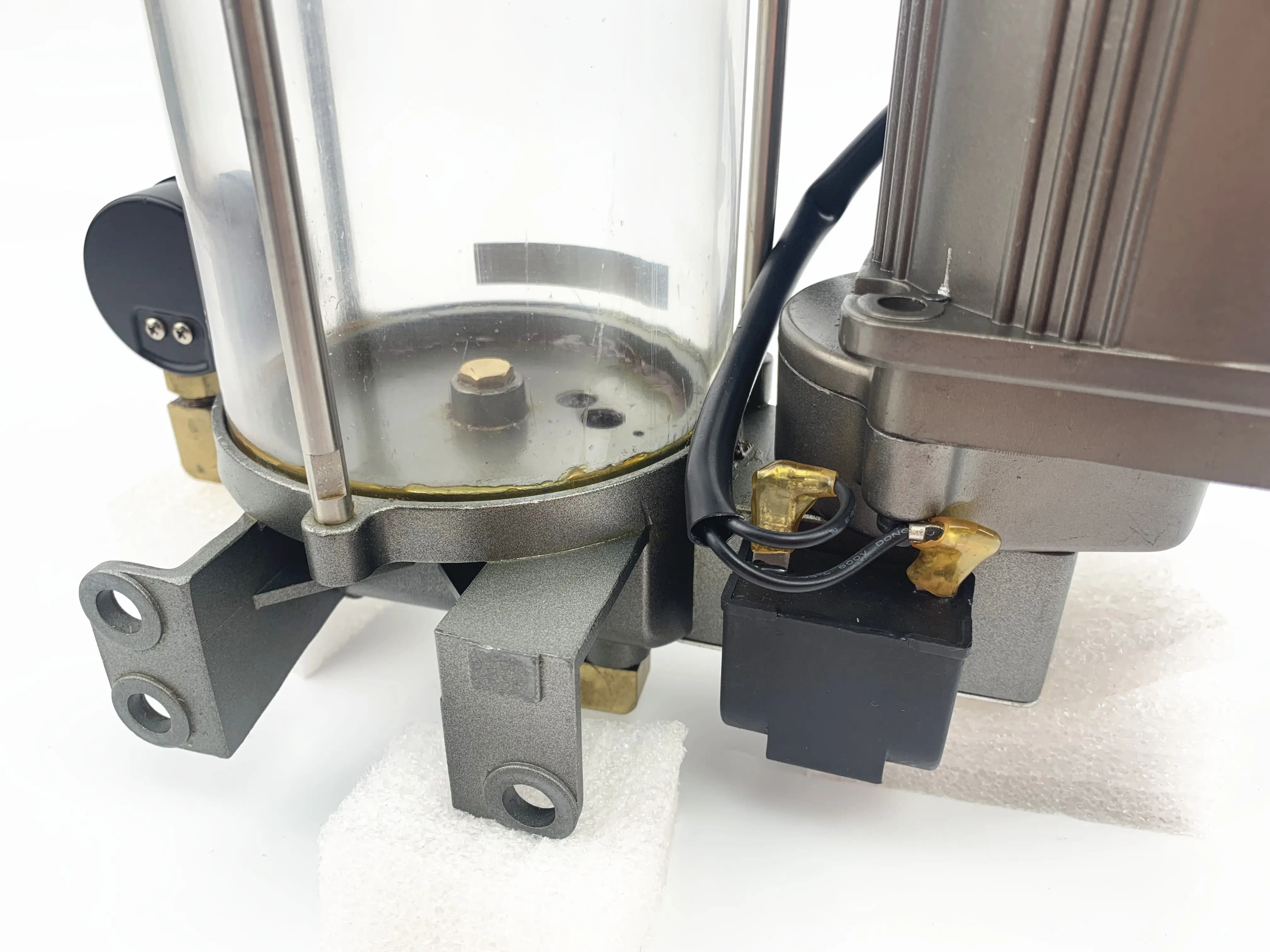 Système central de lubrification de graisse de pompe de graisse de lubrification automatique de MRH-1232-100T de MIRAN pour des machines de CNC