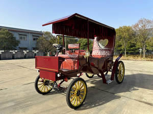 Calèche électrique vintage avec peinture et emblèmes personnalisés, idéale pour les attractions touristiques - Product Image 1